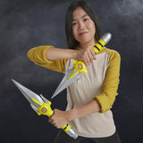 Hasbro Power Rangers Lightning Collection Mighty Morphin Yellow Ranger Power Daggers